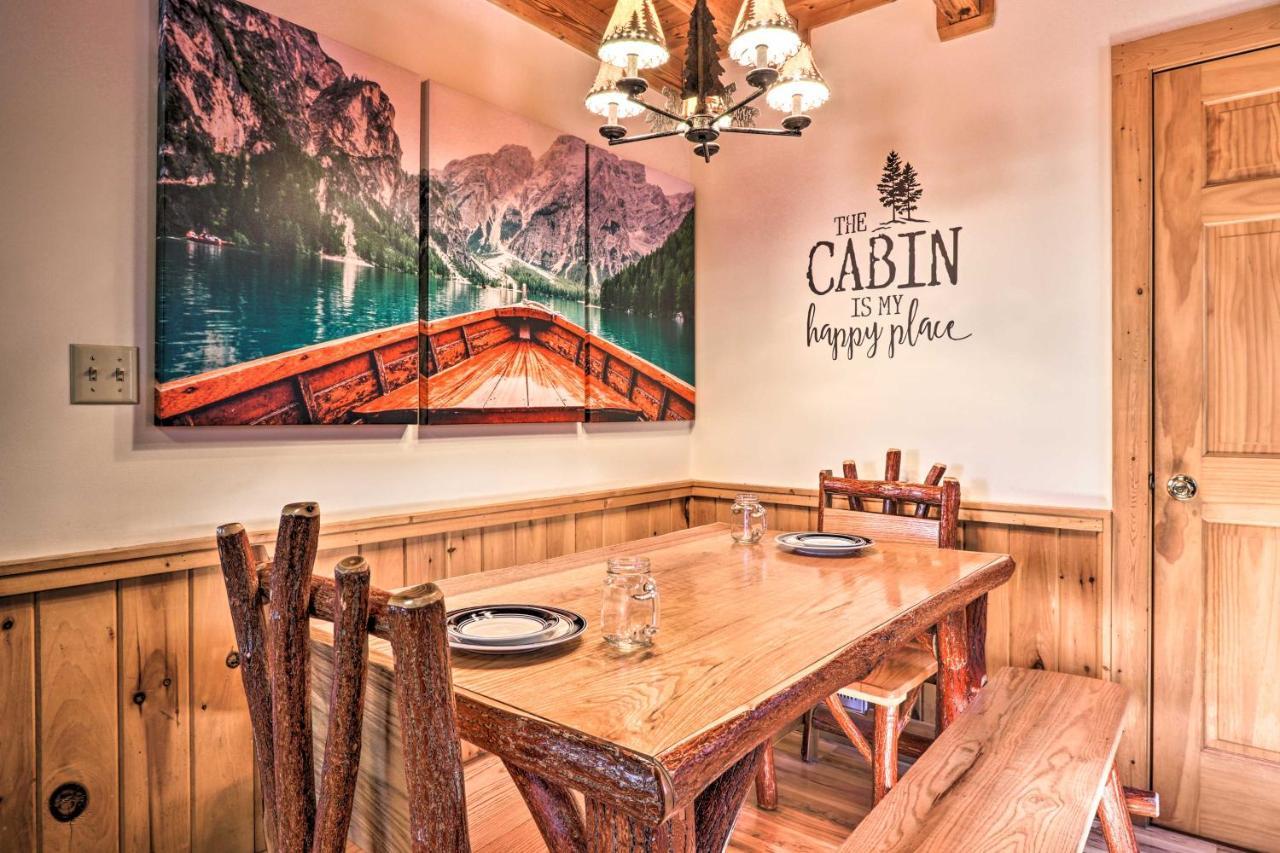 Вилла Cozy Cabin With Hot Tub In The Heart Of Пиджен-Фордж Экстерьер фото