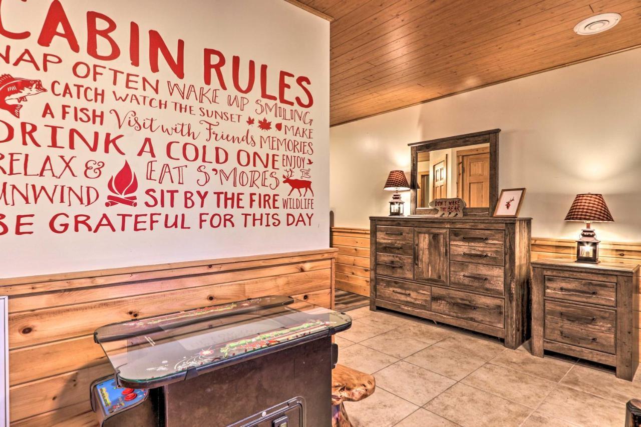 Вилла Cozy Cabin With Hot Tub In The Heart Of Пиджен-Фордж Экстерьер фото