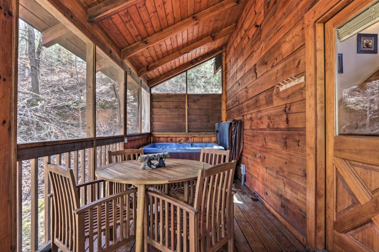 Вилла Cozy Cabin With Hot Tub In The Heart Of Пиджен-Фордж Экстерьер фото