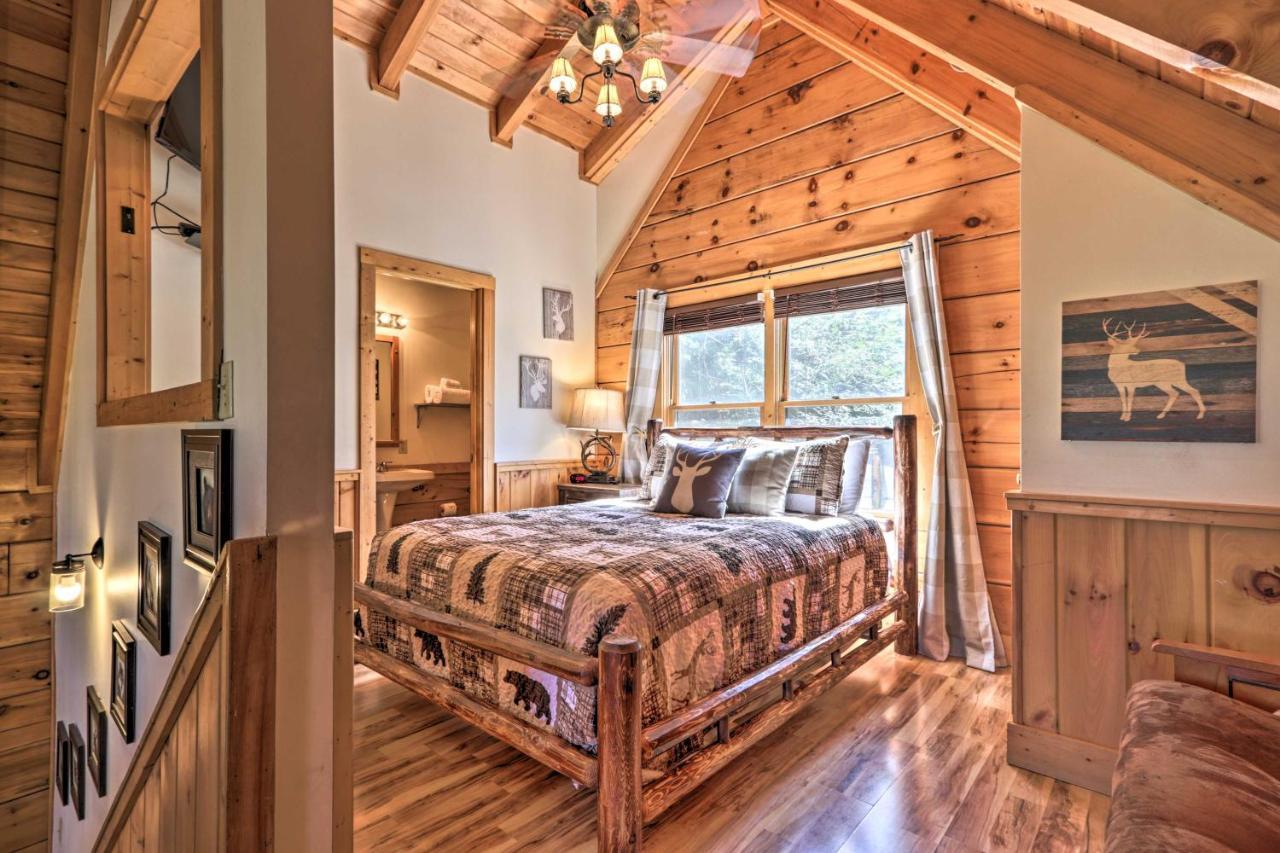 Вилла Cozy Cabin With Hot Tub In The Heart Of Пиджен-Фордж Экстерьер фото